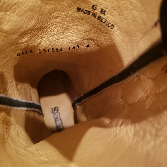 Old Gringo Black Heeled Boots with Silver Accents - Picture 11 of 12